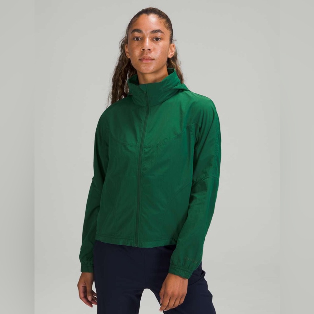 Lululemon Lightweight Hooded Jacket -
Everglade Green